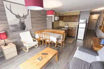 Apartamento turistico pas de la casa 03