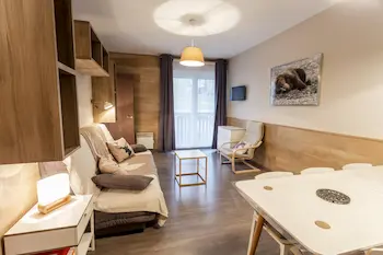 Apartamento turistico pas de la casa 05